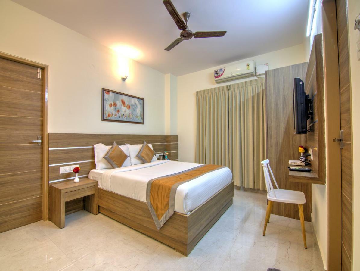 Sunshine Suites Grand Deluxe Bangalore Eksteriør bilde